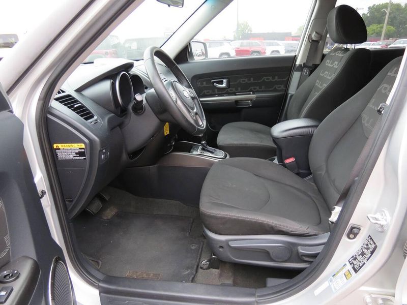 Used 2012 Kia Soul + 4dr Crossover 6AImage 10