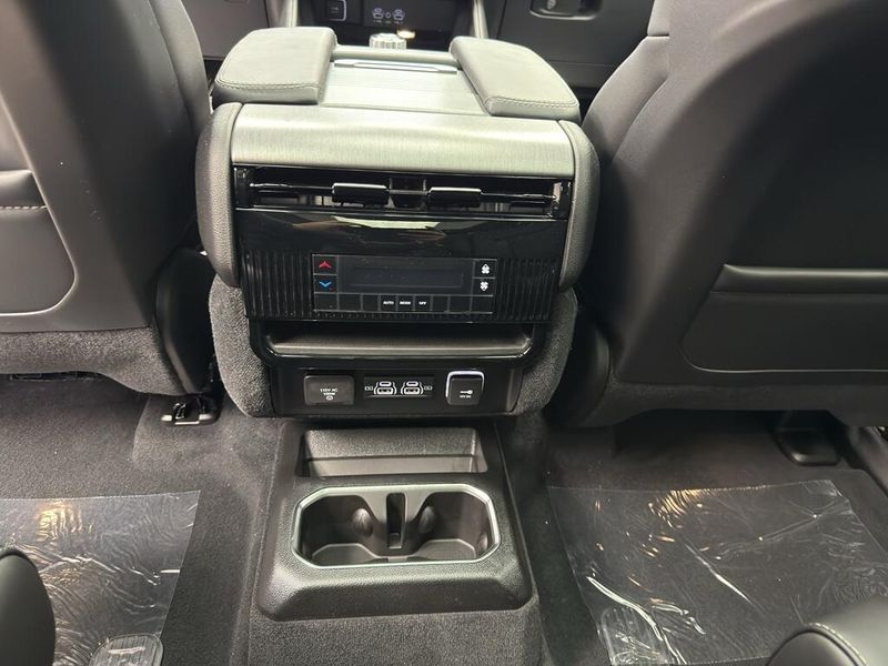 2026 Jeep Grand Wagoneer 4x4Image 14