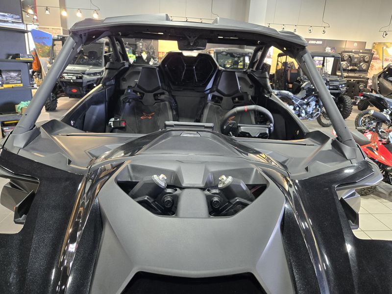 NEW 2026 CAN-AM MAVERICK R X RS 999T DCT Image 8