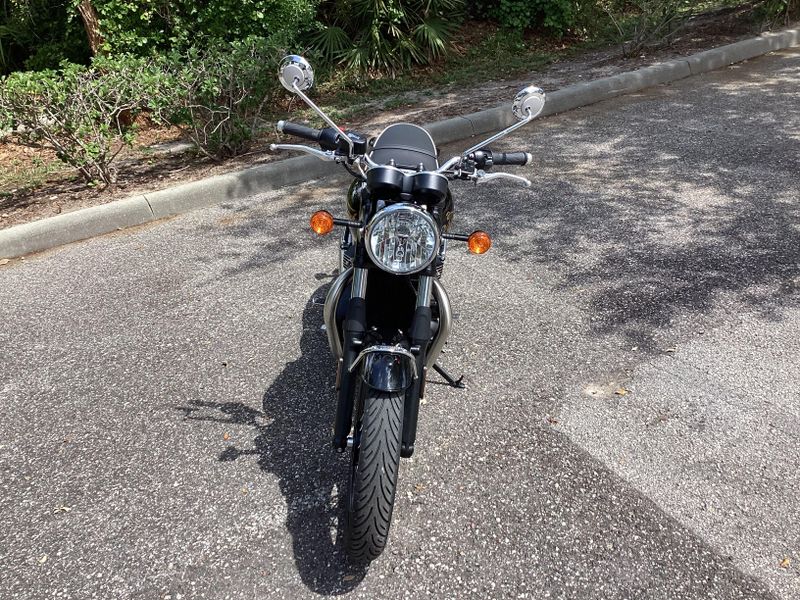 2025 Triumph Bonneville T100