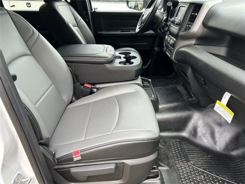 2022 RAM 5500 Tradesman Chassis Crew Cab 4x2 84