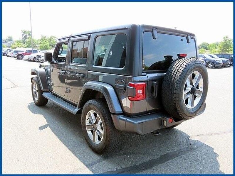Used 2022 Jeep Wrangler Unlimited SaharaImage 5