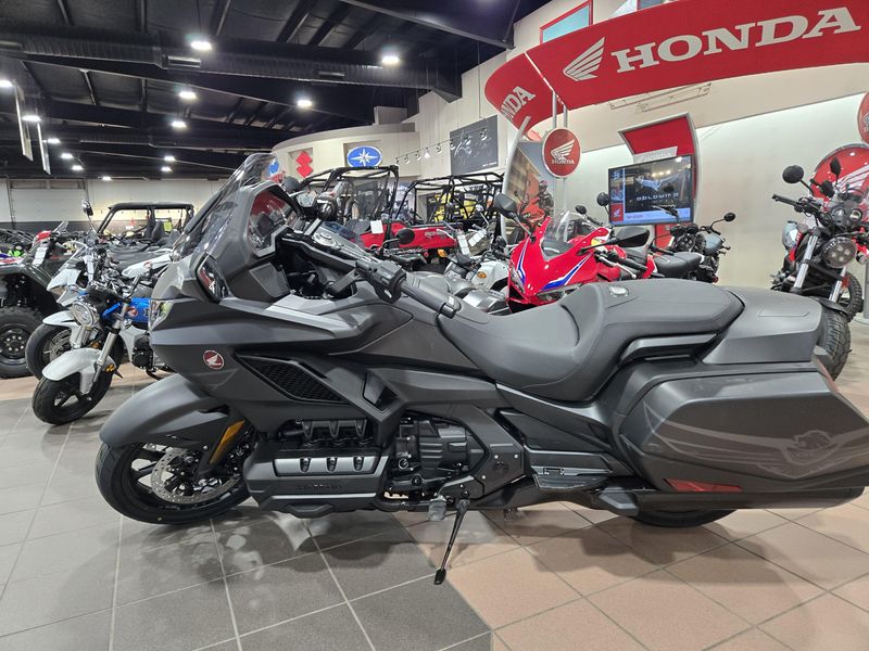 New 2025 Honda GOLD WING DCT 50TH ANNIVERSARY MATTE BLACK METALLIC Image 2