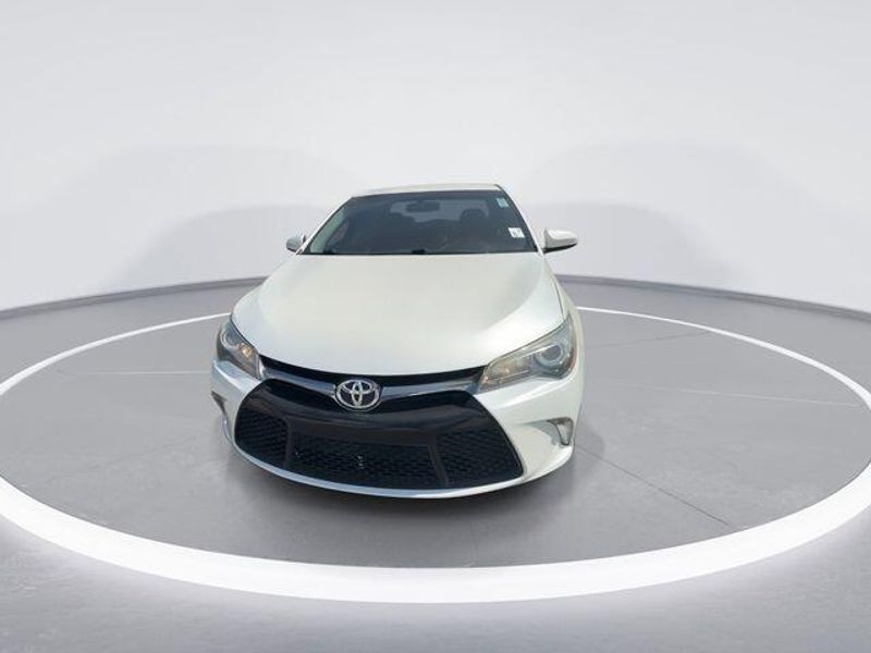 Used 2017 Toyota Camry XLEImage 3
