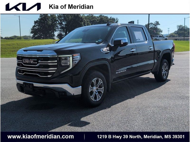 Used 2025 GMC Sierra 1500 SLTImage 1