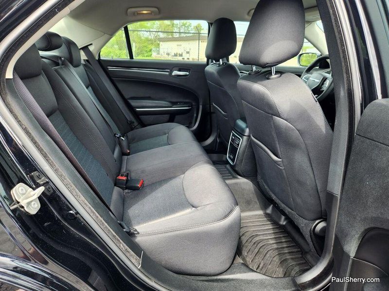2023 Chrysler 300 Touring SportImage 38