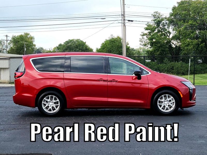 New 2027 Chrysler Pacifica Select