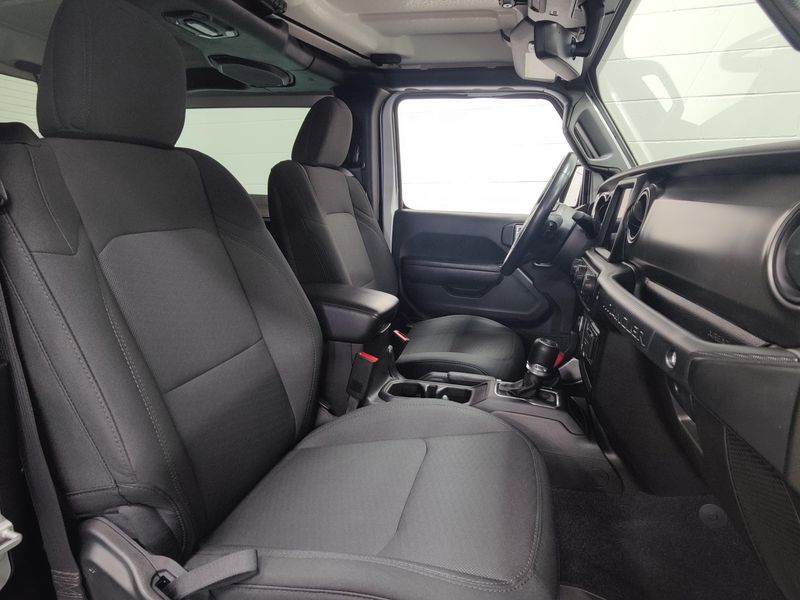 Used 2022 Jeep Wrangler Sport S 4x4 w/ HardTop & NavImage 5
