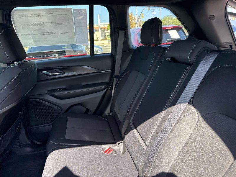 New 2026 Jeep Grand Cherokee Laredo X 4x2