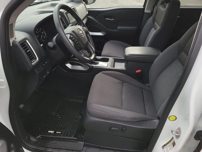 2023 Nissan Frontier SVImage 23