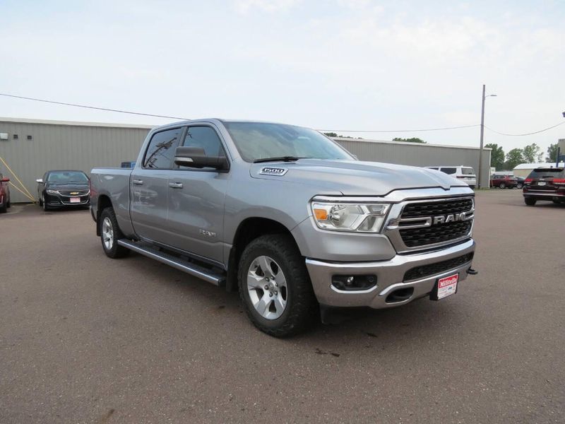 Used 2022 RAM 1500 Big Horn 4x4 4dr Crew Cab 6.4 ft. SB PickupImage 8