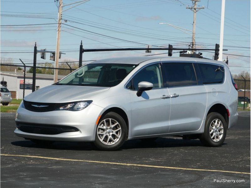 2022 Chrysler Voyager LXImage 21