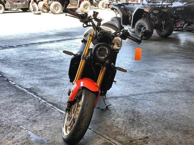 Used 2024 Yamaha XSR900 Image 12