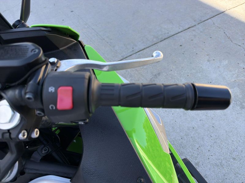 Used 2024 Kawasaki NINJA 500 KRT SE ABS Image 24