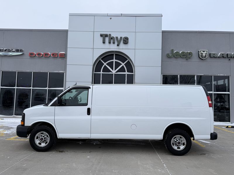 Used 2015 GMC Savana 2500 Image 24