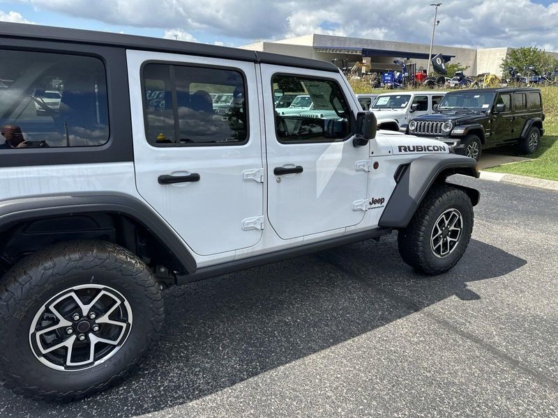 2024 Jeep Wrangler 4-door RubiconImage 7