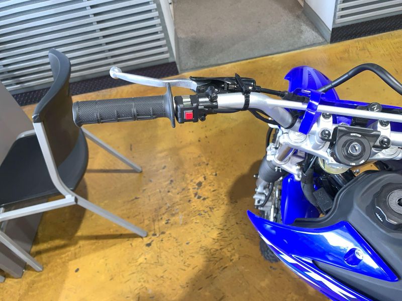 New 2025 Yamaha TT-R125LE Image 7
