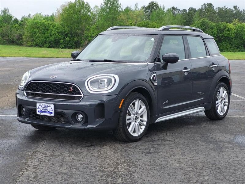 2021 MINI Countryman ClassicImage 3