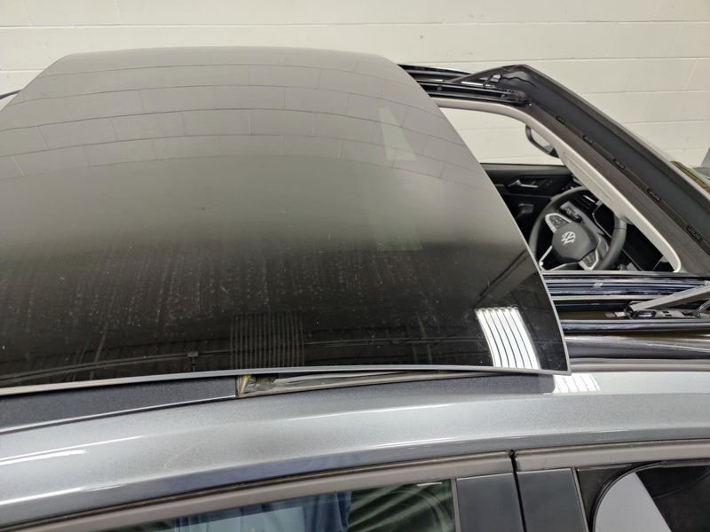 Used 2025 Volkswagen Jetta SE w/SunroofImage 5