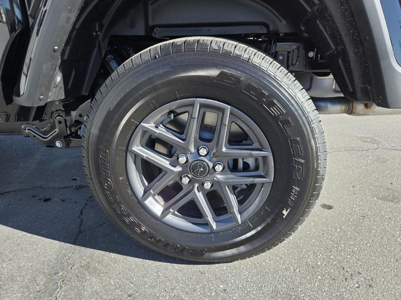 New 2026 Jeep Gladiator Sport S 4x4