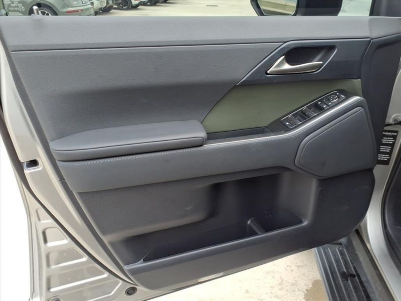 Used 2024 Lexus GX 550 OvertrailImage 15