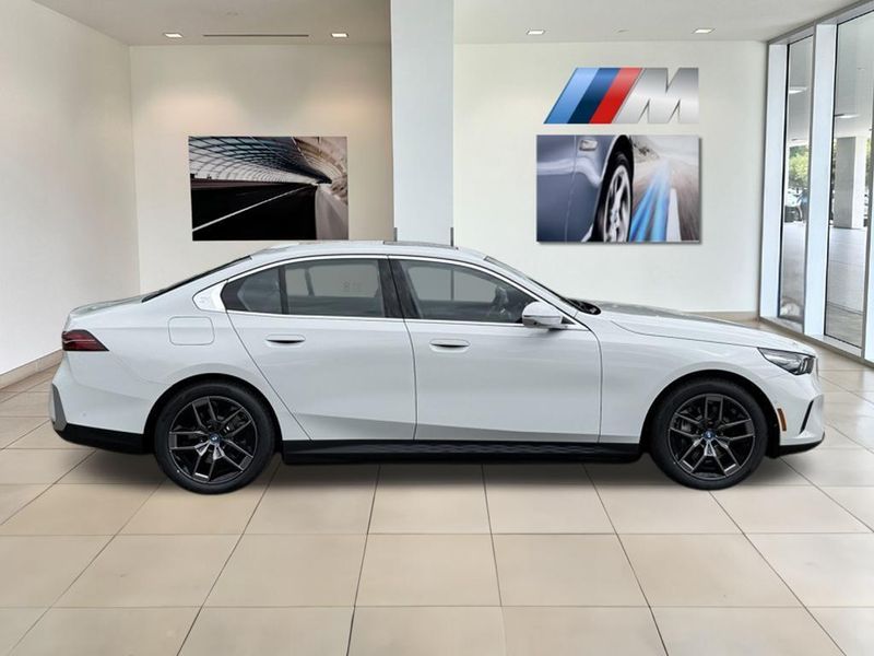 2025 BMW i5 eDrive40Image 5