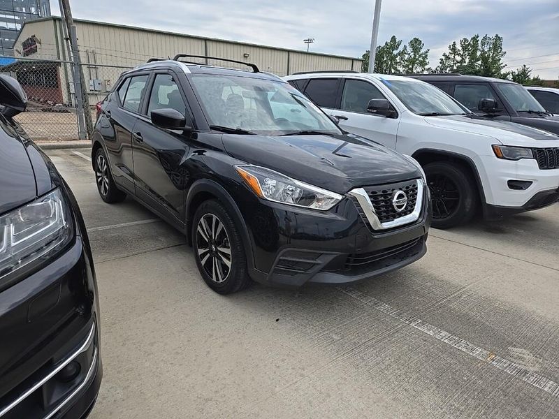 Used 2019 Nissan Kicks SVImage 2