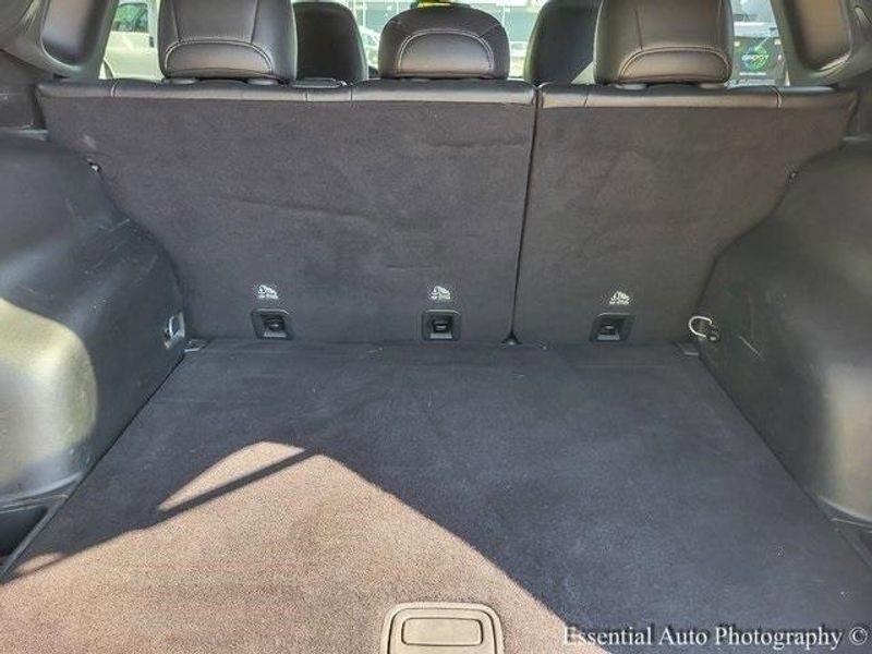 2024 Jeep Compass Latitude photo 16