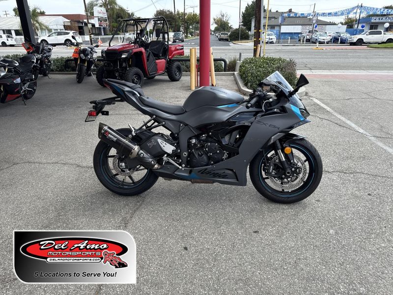 Used 2025 Kawasaki NINJA ZX-6R Image 1