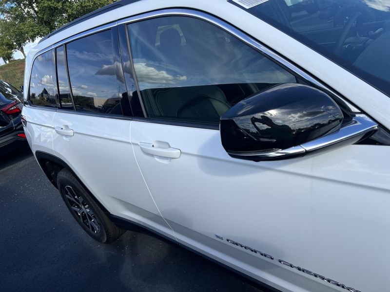 New 2025 Jeep Grand Cherokee Limited 4x4Image 5