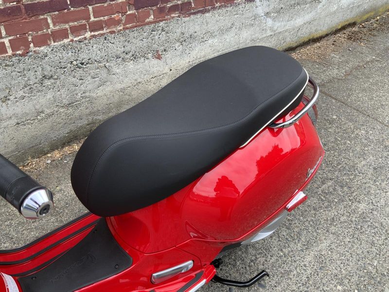 New 2025 Vespa GTS SUPER 300 