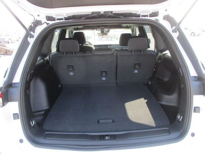 2025 Jeep Grand Cherokee Laredo X 4x4Image 9