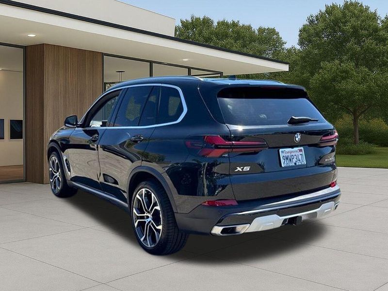 Used 2025 BMW X5 xDrive40iImage 11