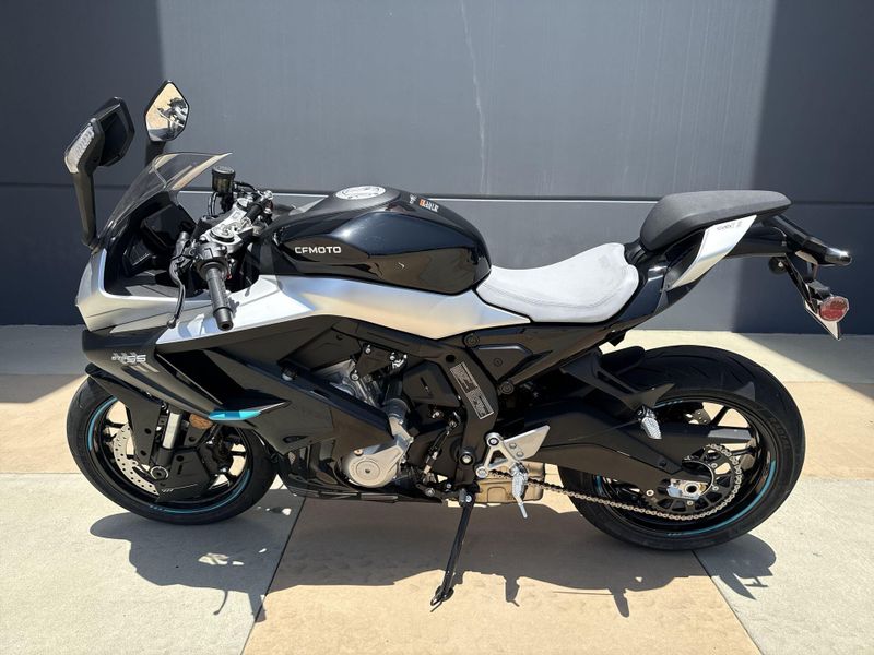 2025 CFMOTO 675SS Image 1
