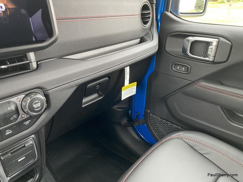 New 2026 Jeep Wrangler 4-door Rubicon X
