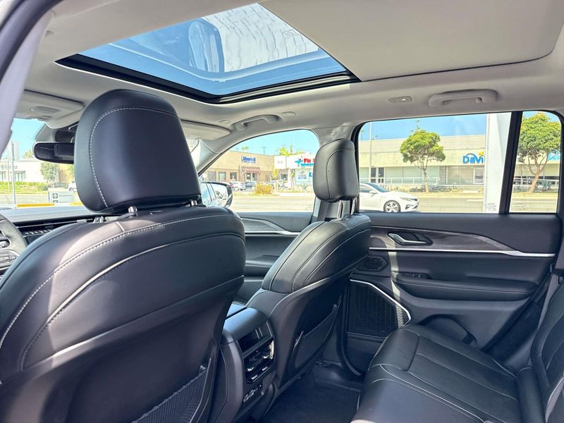 New 2022 Jeep Grand Cherokee 4xe Limited 4x4