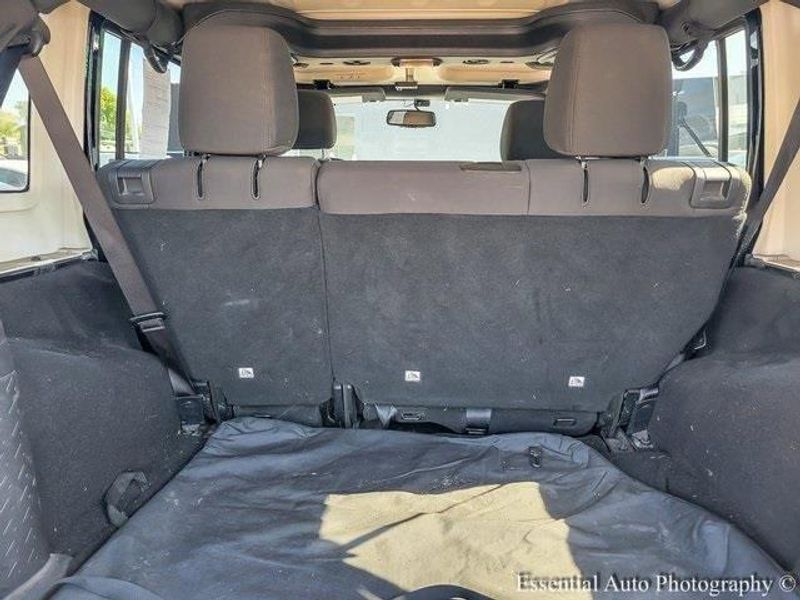 2015 Jeep Wrangler Unlimited Willys Wheeler photo 12
