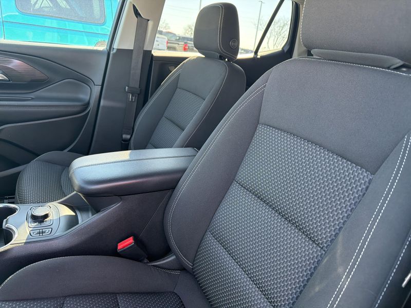 Used 2022 GMC Terrain SLEImage 21