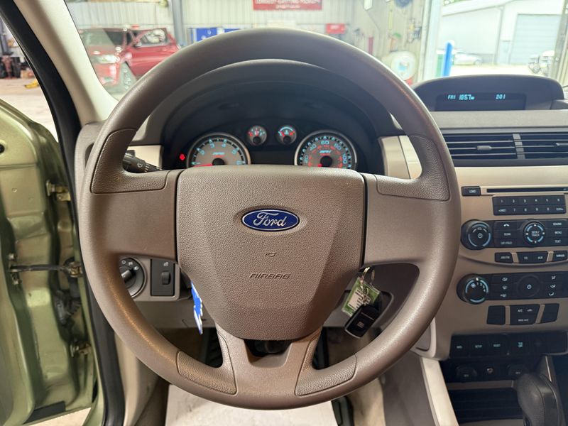 Used 2008 Ford Focus Image 18