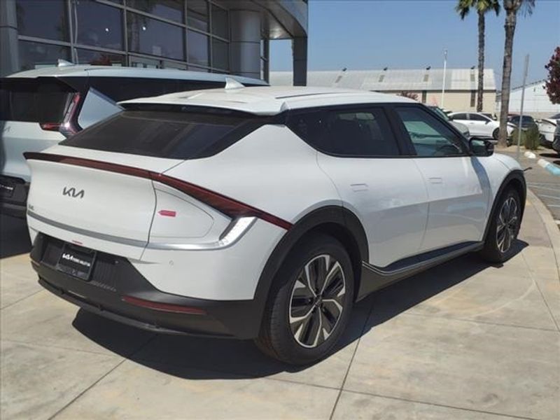 2024 Kia EV6 LightImage 5