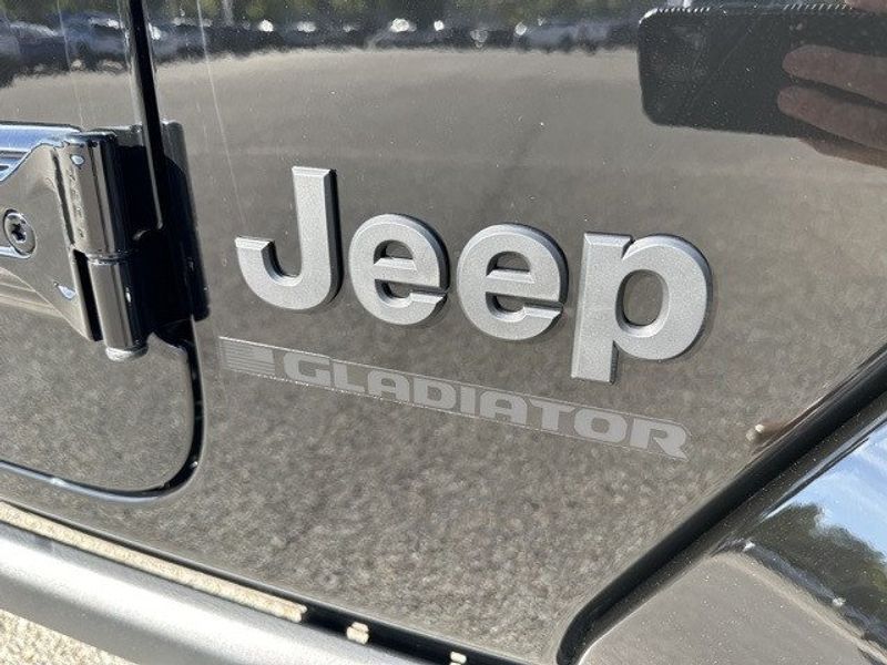2024 Jeep Gladiator Willys 4x4Image 41