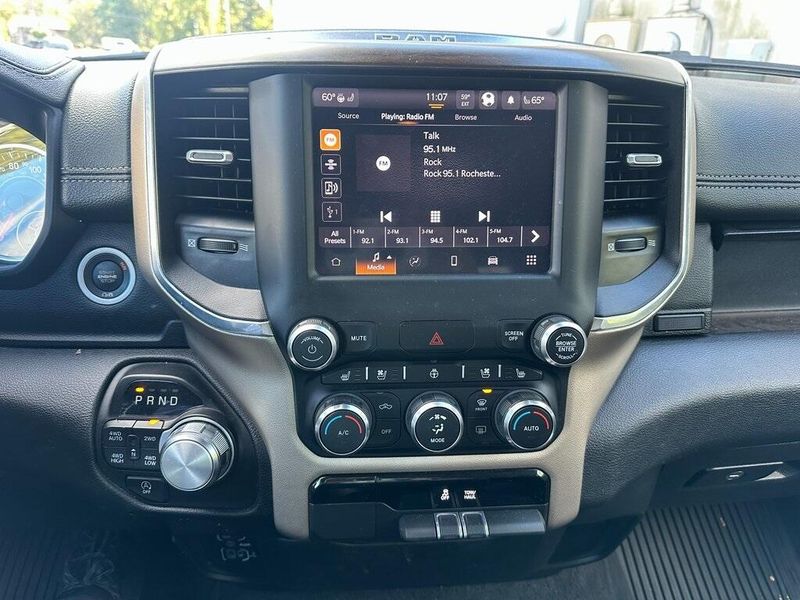2022 Ram 1500 Laramie photo 6