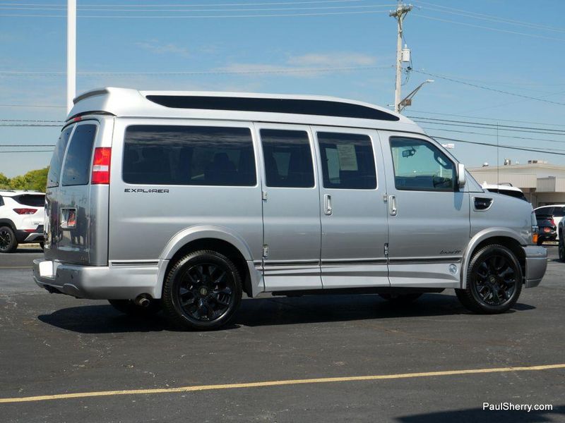 2023 Chevrolet Express 2500 Cargo photo 11