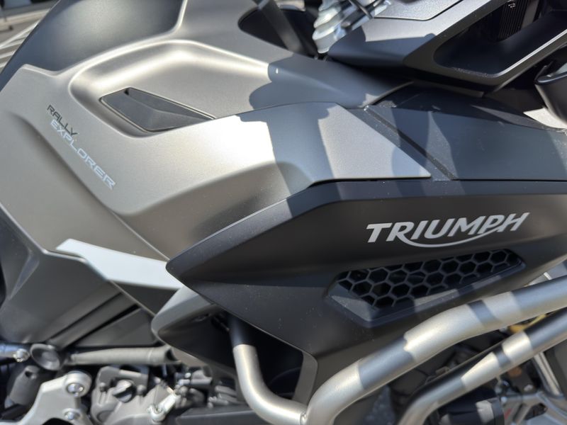 2025 Triumph Tiger 1200 Rally Explorer - MATTE SANDSTORM 