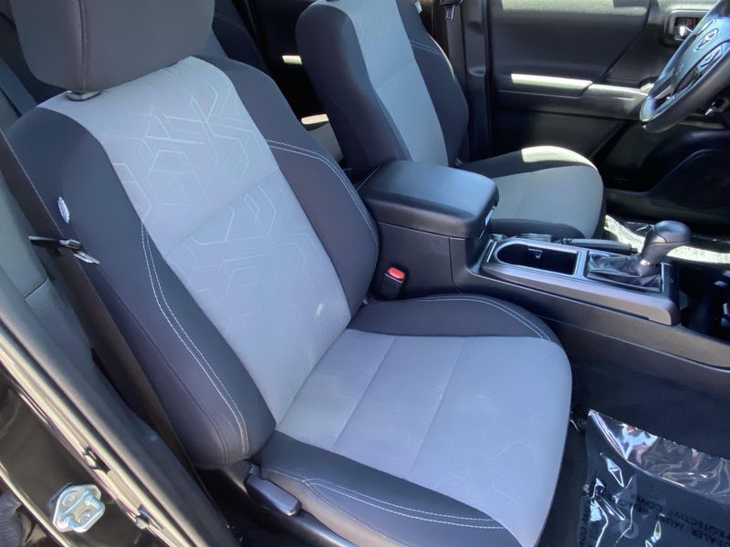 Used 2021 Toyota Tacoma TRD SportImage 11
