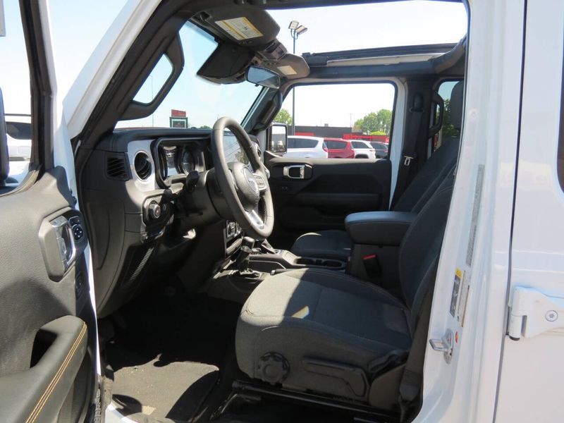 Used 2025 Jeep Wrangler 4xE Sahara 4x4 4dr SUVImage 12