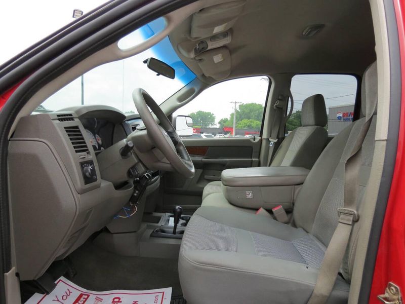 2006 Dodge Ram 2500 SLT 4x4 4dr Quad Cab 6.3 ft. SB PickupImage 10