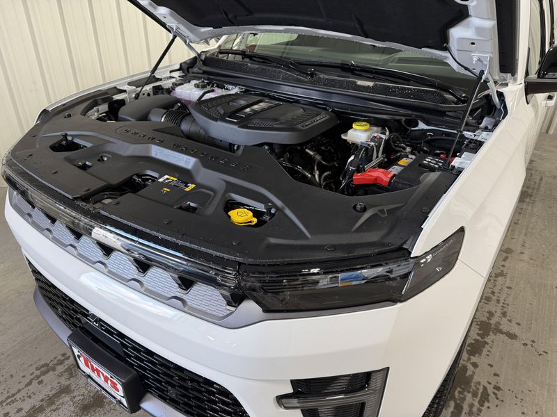 2026 Jeep Grand Wagoneer Limited Reserve 4x4Image 18