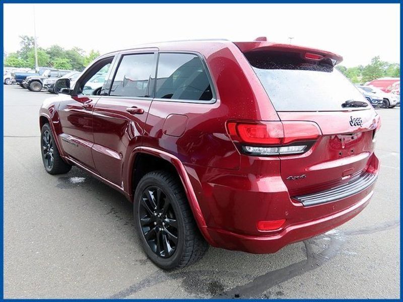 2021 Jeep Grand Cherokee Laredo XImage 5