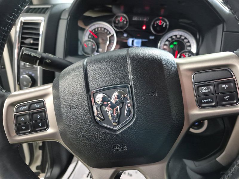 2017 RAM 2500 LaramieImage 29